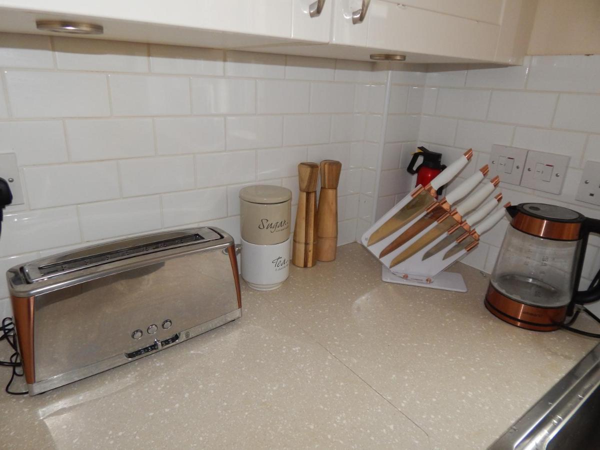 Spacious 3 Bdr House With Parking-Families-Corporate Groups By Orbitat Accommodations Cambridge  Exterior photo