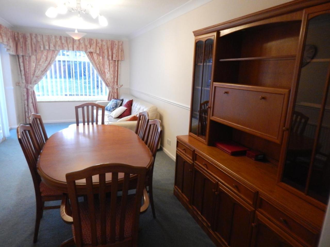 Spacious 3 Bdr House With Parking-Families-Corporate Groups By Orbitat Accommodations Cambridge  Exterior photo