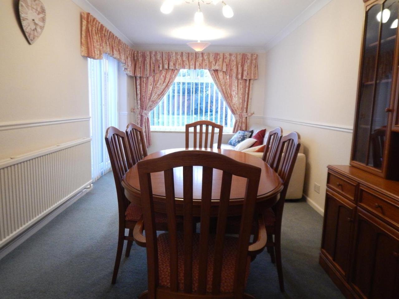 Spacious 3 Bdr House With Parking-Families-Corporate Groups By Orbitat Accommodations Cambridge  Exterior photo